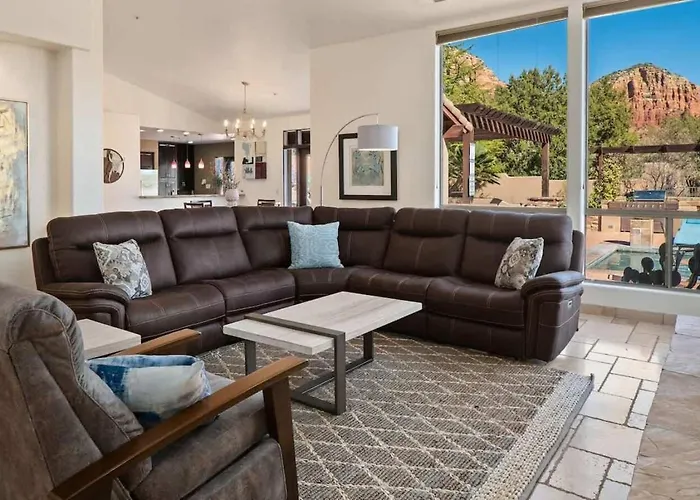 High End Haven For Family - Views Luxury Pool