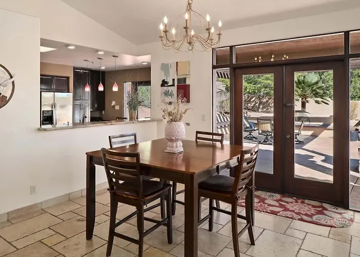High End Haven For Family - Views Luxury Pool