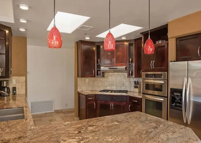 High End Haven For Family - Views Luxury Pool Holiday home *